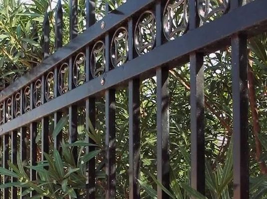 Durable Antioxidant-Resistant Yard Fence Tubular Steel Fence Black Fence