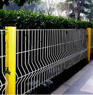 Customized 3D Curved Welded Wire Mesh Fence Home / Outdoor V Mesh Security Fencing