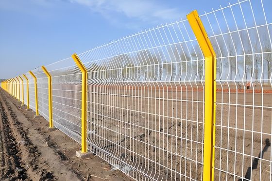 Triangular V Mesh Security Fence PVC Coated 3D Curved Wire Mesh Garden Fence