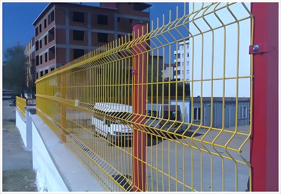 Low Carbon Steel 3d Curve Mesh Fence Security Fence With 1.5mm-3.0mm Thickness Post