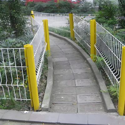 Triangular V Mesh Security Fence PVC Coated 3D Curved Wire Mesh Garden Fence