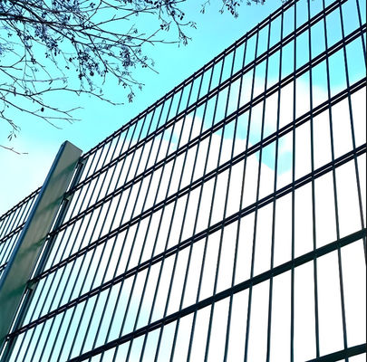 868 Twin Wire Mesh Fencing Panel Double Wire Mesh Style Anti Climb Metal Fencing