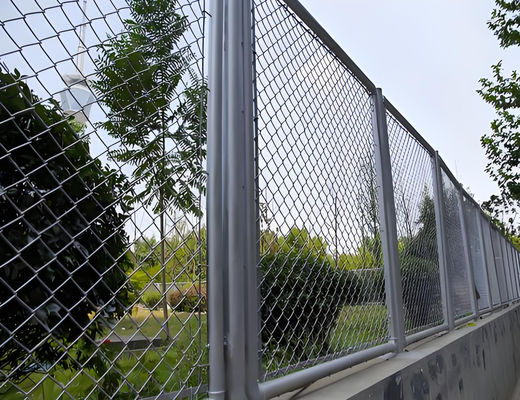Electric Galvanized Iron Chain Link Fencing Metal Mesh Fence 8ft High