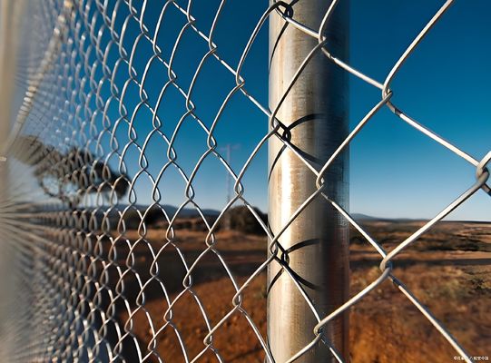 15M Chain Link Wire Mesh Fence Hot Dip Galvanized Diamond Roll