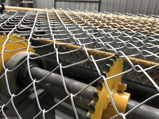 Electric Galvanized Iron Chain Link Fencing Metal Mesh Fence 8ft High