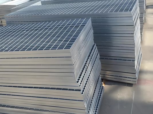 303 Walkway Channels Galvanized Safety Grating Non Slip Perforated Stair Treads Metal Grate