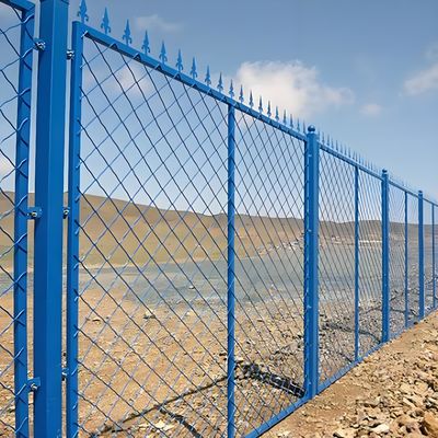 Heavy Duty Diamond Wire Mesh Fence 1.8M Expanded Metal Mesh Fencing For Exterior Railing