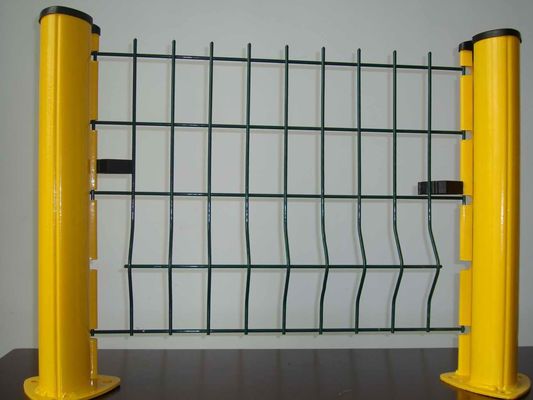 V Mesh Security Fence With Green yellwo Color 3.0 Wide 3d Curved Fence