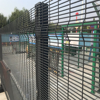 358 High Security Mesh Fencing Curves Anti Corrosion 12.7mm*76.2mm Mesh Fence With Y Top