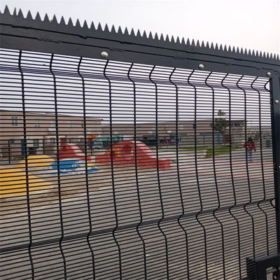 358 High Security Mesh Fencing Curves Anti Corrosion 12.7mm*76.2mm Mesh Fence With Y Top