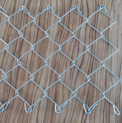 10 Gauge Hot Dipped Galvanized Chain Link Fence for Farm and Field Security