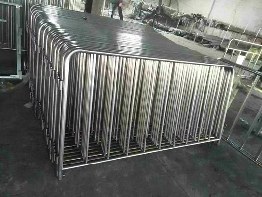 Hot Dipped Galvanized Removable Safety Barriers 2.1M Construction Crowd Control Fence